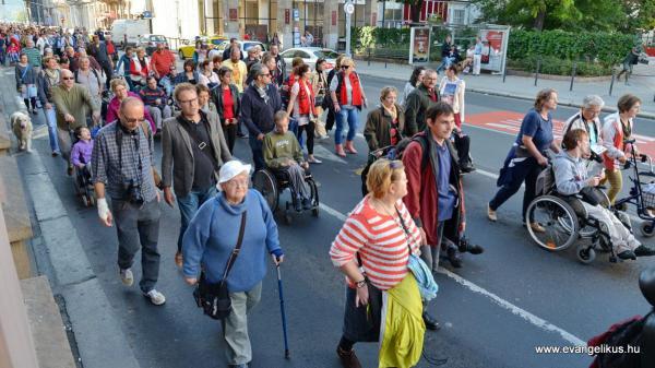 Közel 3000 ember vett részt a 2014-es Rehab Critical Mass megmozduláson.